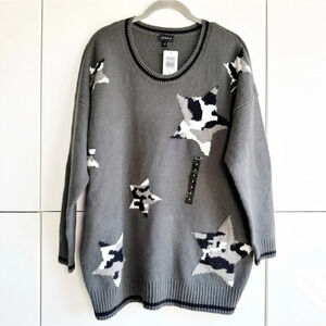 Torrid Sweater Gray With Stars Black White Crew Neck Long Sleeve NWT Size 0